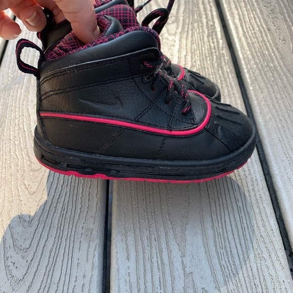 Nike waterproof boots toddler girls size 8c - Picture 2 of 4